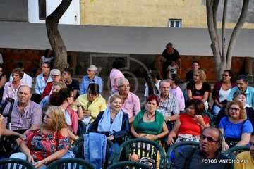 Pregón de La Viña a cargo del alcalde de Telde y actuación del humorista Maestro Florido (Foto Antonio Alí y TA)